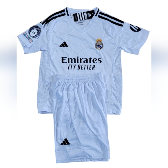 Real Madrid white jersey Vini Jr Set for Kids - Picture 3 of 4